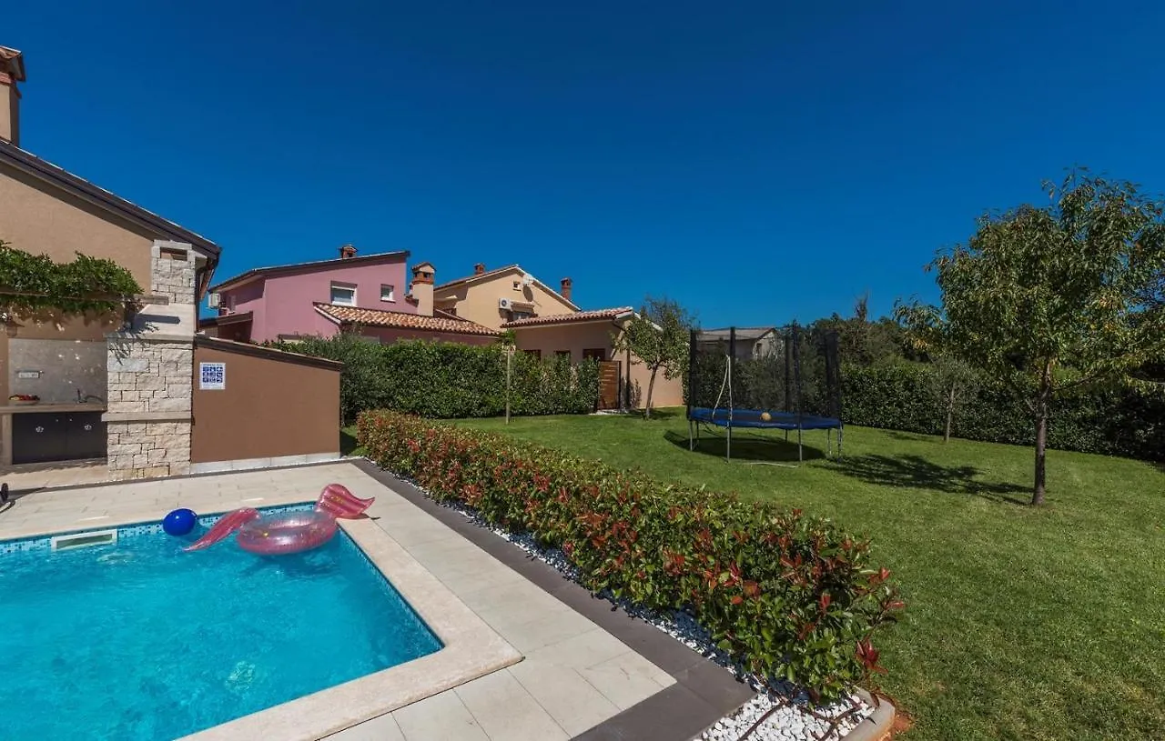 Villa Lana Near Labin Nedescina 0*,