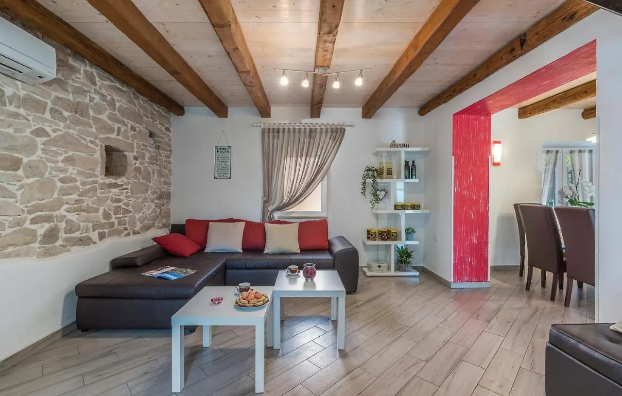 Villa Lana Near Labin Nedescina
