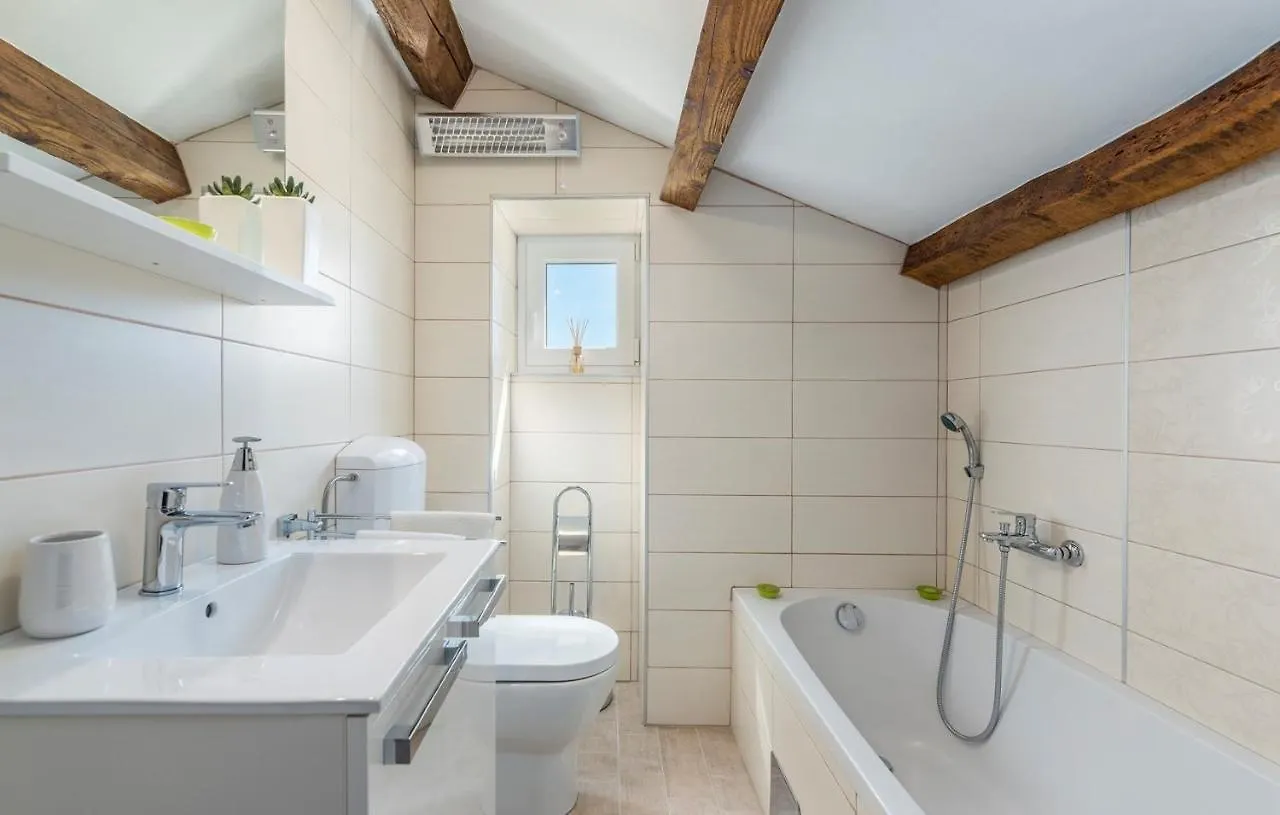 Villa Lana Near Labin Nedescina Croatia