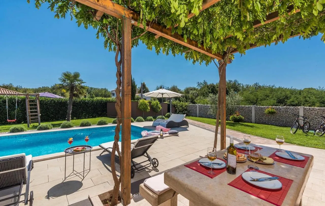 Villa Lana Near Labin Nedescina