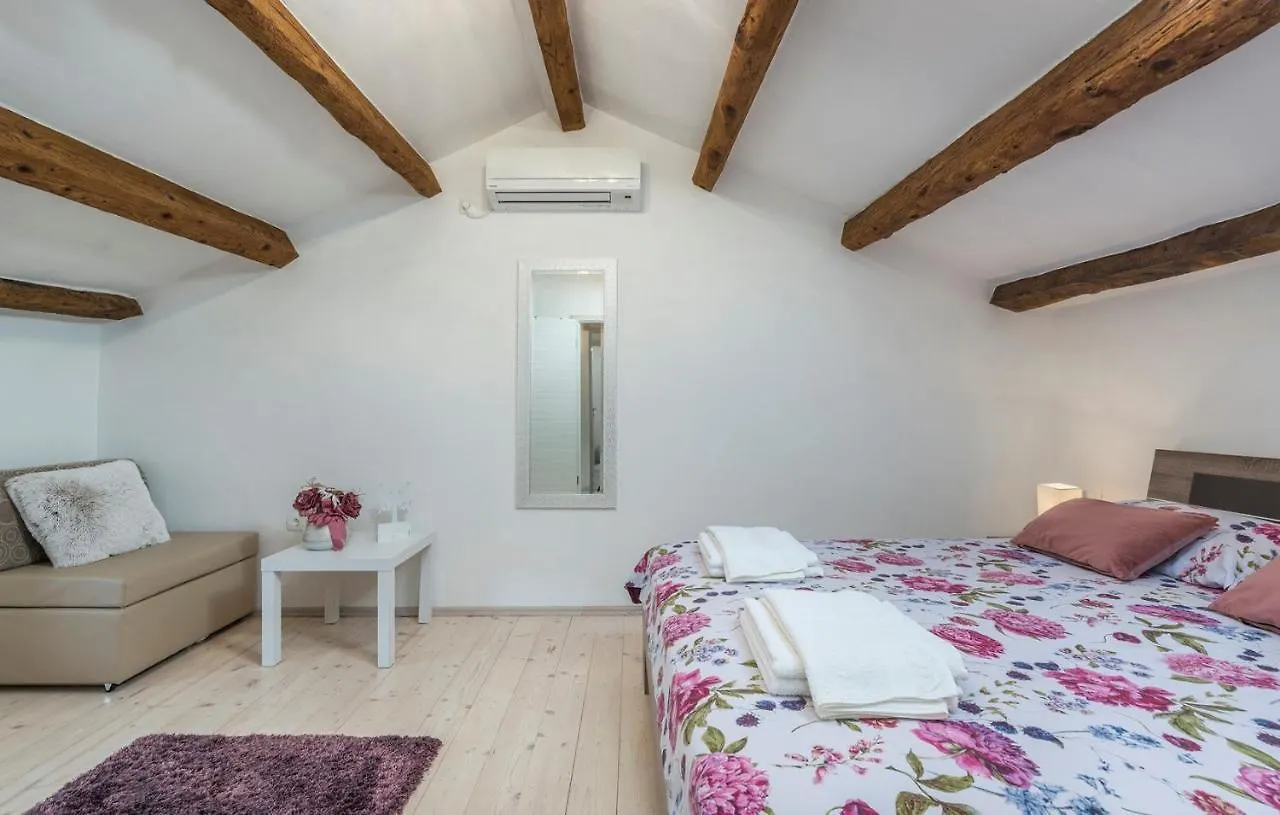 Villa Lana Near Labin Nedescina Croatia