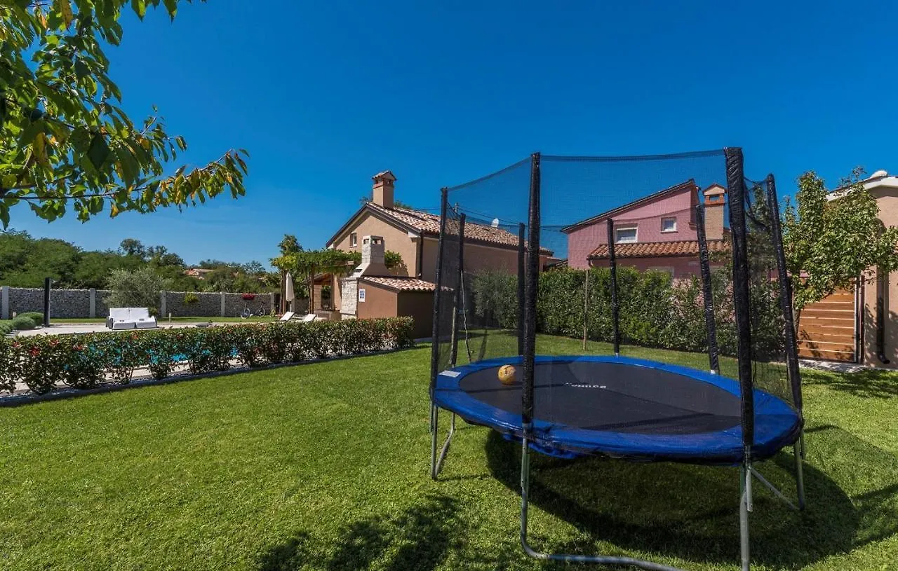 Villa Lana Near Labin Nedescina 0*,