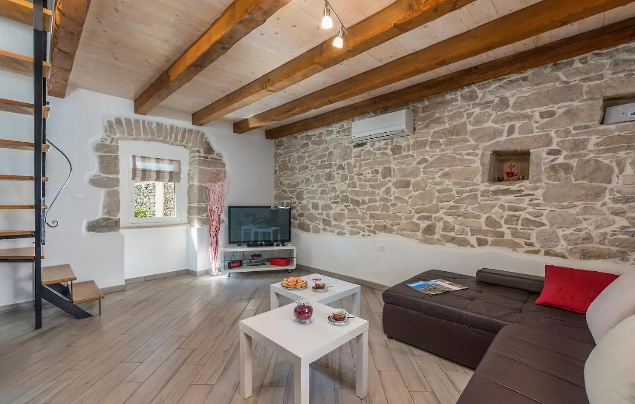 Villa Lana Near Labin Nedescina