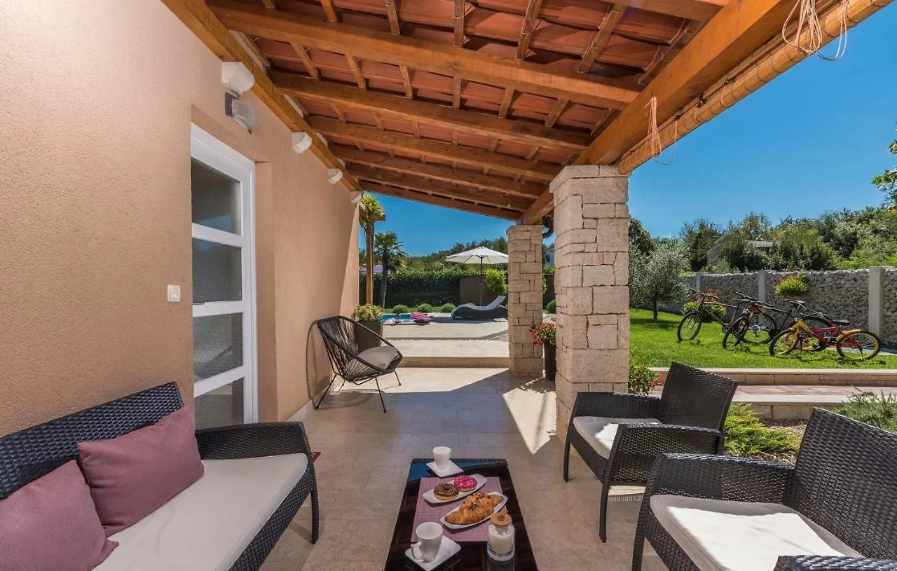 Villa Lana Near Labin Nedescina