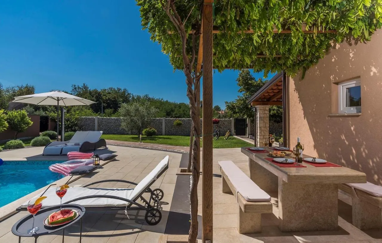 Villa Lana Near Labin Nedescina Croatia